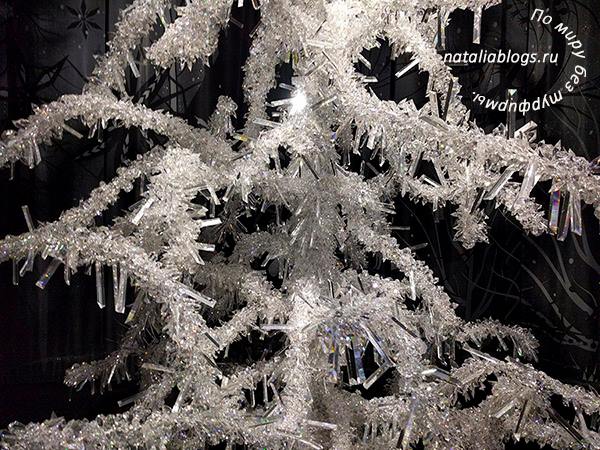 Австрия. Ваттенс под Инсбруком. Фото музея Сваровски. Лето зимой. Кристальная елка